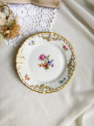 【好日戀物】 德國帶回KPM Berlin柏林皇家手繪金邊花卉盤