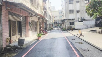 崇德商圈/近R15捷運前後巷/正二樓透天｜高雄市左營區崇德路