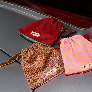 ARTISPACE x 上海汽車博物館聯名原創設計麗絲絨便攜式收納袋