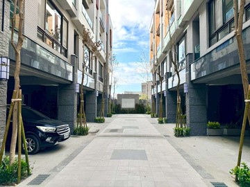西屯水湳十四期｜四房雙車電梯別墅｜台中市西屯區同志巷