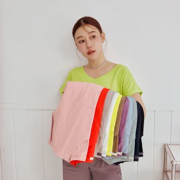 OB嚴選-純色多色V領竹節棉寬鬆側開衩上衣