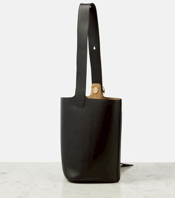 Loewe Pebble Medium leather bucket bag