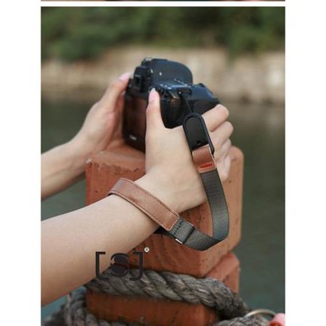 快拆相機背帶適用佳能R8尼康Z30 Z50富士XT5微單反肩帶索尼手腕帶