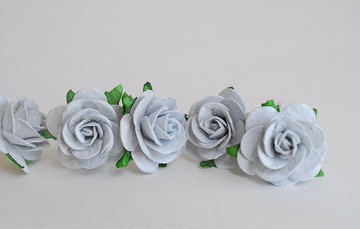 紙花，DIY 用品，中心裝飾品 50 件，尺寸 2.5 厘米，淺灰色。