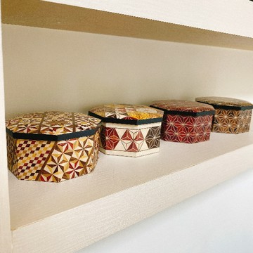 【箱根寄木細工】日本工藝品 小糖果盒 點心盒 置物盒 - 龜甲黑麻葉紋