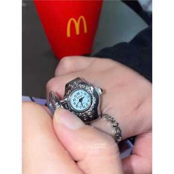 真的可以看時間牛奶紋貓眼寶石復古戒指手表小眾蝴蝶翻蓋石英時鐘