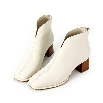 零碼[獨家訂製楦型] 全真皮V口縫線後拉鍊方頭粗跟踝靴 米白色