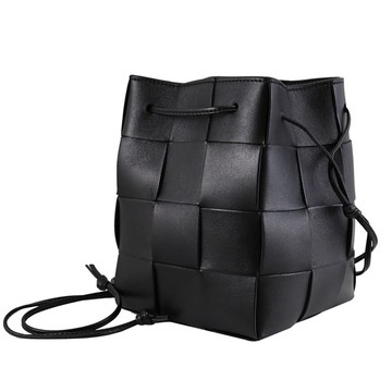 BOTTEGA VENETA 680218 大編織單肩/斜背束口水桶包.黑色