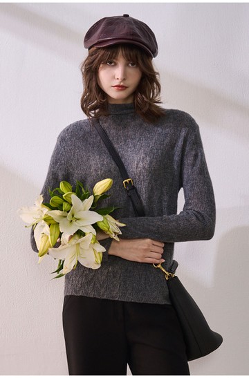 高領拐麻花燙鑽無縫毛衣