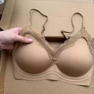 愛依依 上衣 內衣 胸罩 新款無痕蕾絲內衣女小胸聚攏果凍美背心式細肩帶胸罩-13571.