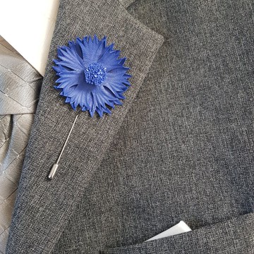 男仕珠寶皮革花矢車菊，獻給他的皮革胸花禮物
