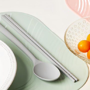 SiliPot 鉑金矽膠餐桌墊 清洗後易乾 可捲起收納  薄荷綠  375 x 280 x 1.5mm  1個