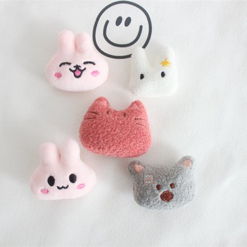可愛卡通 毛絨公仔胸針星星兔小粉兔灰熊貓咪別針包徽章服飾配飾