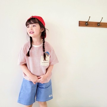 韓系條紋戴帽子小熊假口袋棉質短袖上衣 春夏童裝 女童上衣 女童短袖 女童棉T 女童T恤 短袖上衣
