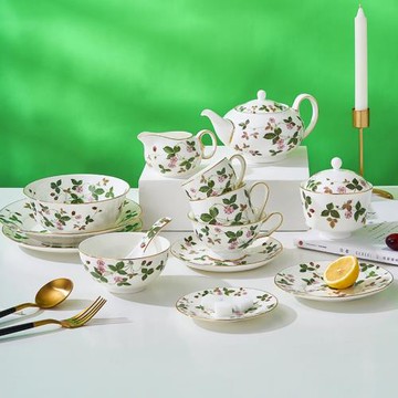 骨瓷金邊網紅草莓陶瓷碗碟套裝歐式簡約咖啡杯碟花茶壺