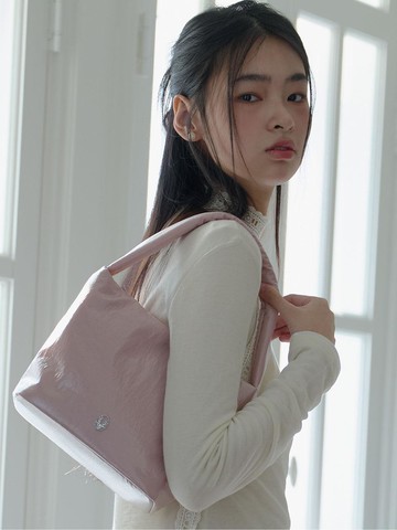 DEER SYMBOL GLOSSY TOTE BAG [PINK]