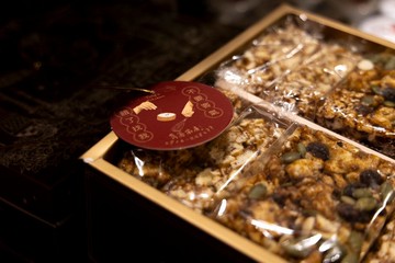 【雋荖廚房】 黑糖紅藜麥堅果沙琪瑪