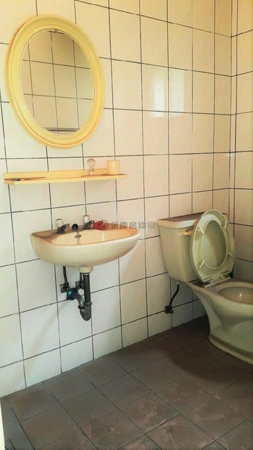 鳳新五甲海洋商圈明亮騎樓透天店住｜高雄市鳳山區老爺四街