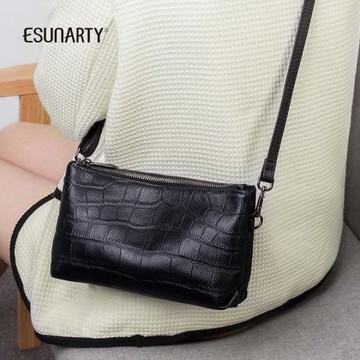 中年女士包包2026新款真皮小包鱷魚紋高級感百搭單肩媽媽包斜挎包