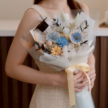 【閒暇人花藝設計】光之旅程畢業花束 / 藍色系太陽 太陽花花束 向日葵花束