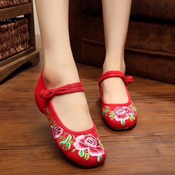 2025夏季一朵花老北京女布鞋民族風繡花鞋廣場舞鞋旗袍鞋媽媽單鞋