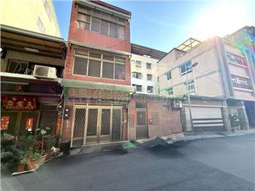 高雄車站旁大地坪面寬透天｜高雄市三民區更新街