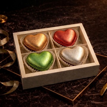 🚚快速出貨🚚 愛你想你心心念念!【甜盒子Pâtisserie S.】4入心漾大馬卡龍禮盒-白壓紋燙金禮盒+禮袋