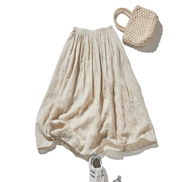 打造「大人可愛」風格的 100% 亞麻印花傘襬裙 鬆緊裙 駝色 250706-1