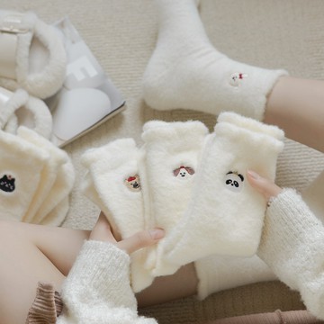 Ecmln 可愛卡通水貂抓絨襪女白色中筒襪冬季加厚絲絨保暖家居睡眠彈力袖口襪