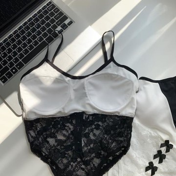 設計感純欲甜美鏤空蝴蝶結撞色蕾絲吊帶連體衣百搭可外穿上衣女