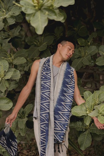 【水岸】手織純棉藍染/伊卡織飾巾/空調保暖披肩