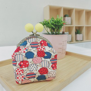 小彩虹糖果口金零錢包-小小刺蝟