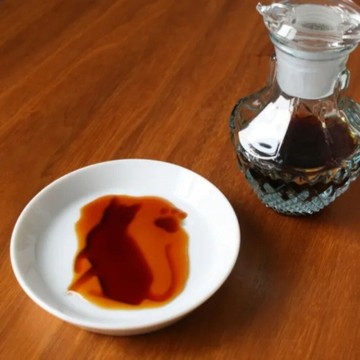 日本製 美濃燒 貓咪白瓷醬油碟 | 日式小皿 餐盤 醬料碟 小菜碟 貓奴必須收藏 可愛貓造型小碟 日