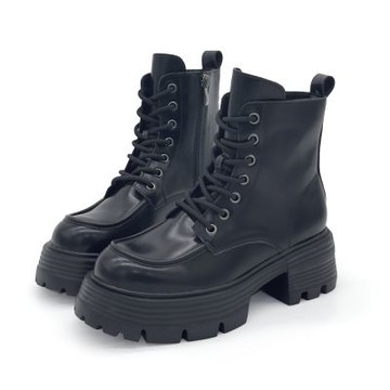 Robinlo 柔霧微光經典馬汀風輕量厚底增高經典短靴 BUSBY 夜幕黑