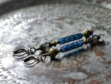 靛藍法國古董與拉長石、蓮花黃銅耳環