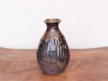 備前燒酒瓶（手工成型）t-135