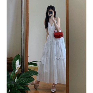 法式度假小白裙吊帶連衣裙女裝夏季新款小個子高腰a字顯瘦長裙子