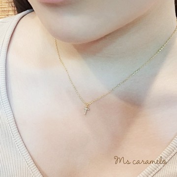 送禮物 現貨商品【焦糖小姐 Ms caramelo】925純銀鍍K黃 英文字母T項鍊