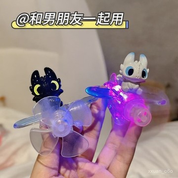 大促優惠囉😊新款風力髮光無牙仔電動裝飾髮光車載擺件風力髮電飛機摩託裝飾