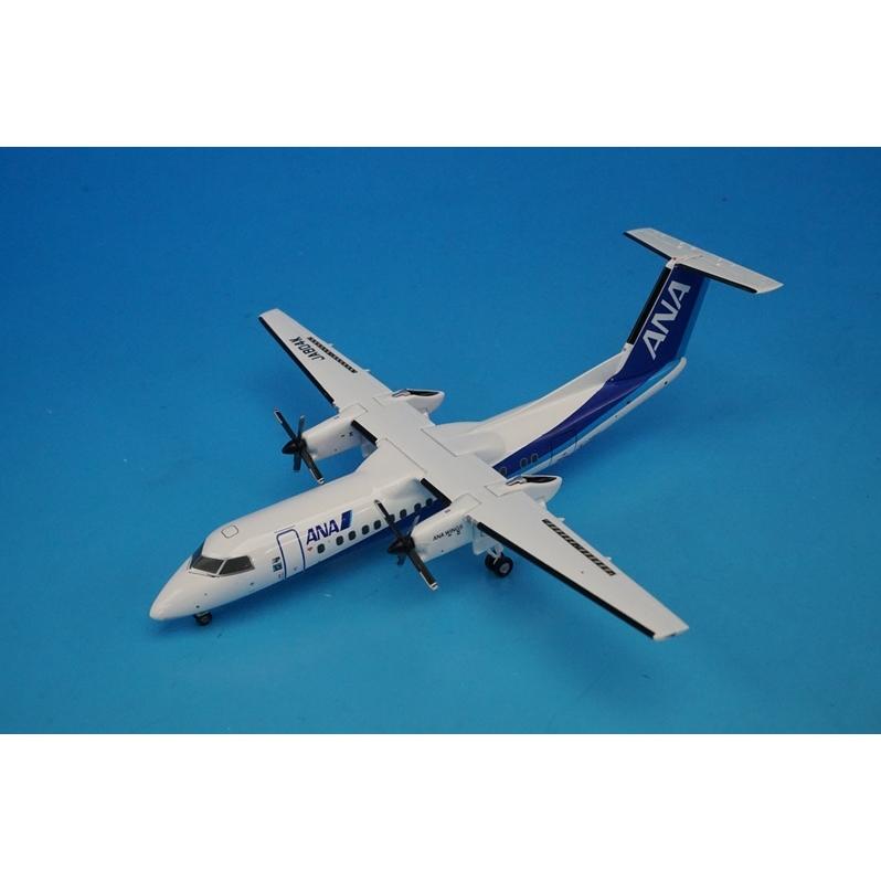 1/200 ボンバルディア DHC-8-300 ANA JA804K 木製台座付 ［DH28023 ...