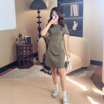 山茶花設計舒適連衣裙簡單大方高級感氣質中長款收腰a字女裝女裙鑫弘-素時衣櫥