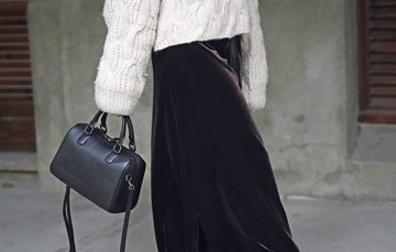 大波士頓包 黑/棕 | 自帶弧度,輪廓線條簡約流暢 |