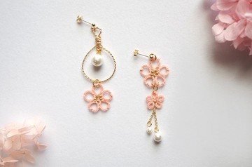 刺繡蕾絲櫻花不對稱耳針