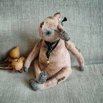 橡木泰迪熊復古風格，毛絨動物。粉紅色的泰迪熊。手工熊。