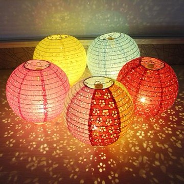 中秋節兒童手提發光鏤空紙燈籠幼兒園舞蹈道具中秋節裝飾掛飾攝影拍照快速出貨 全館免運
