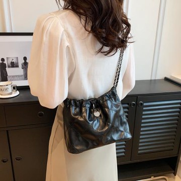 今年流行包包女百搭鏈條水桶包2025新款秋冬高級感時尚單肩斜挎包