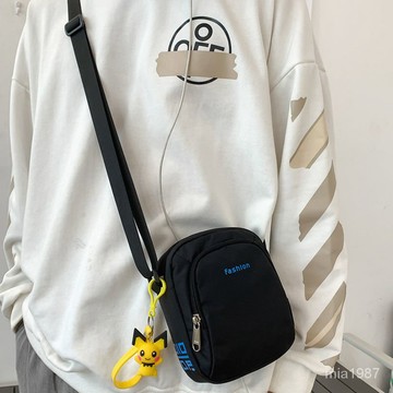 【精品男裝】小挎包男生韓版百搭單肩包ins休閒簡約挎包帆佈背包學生日係包包 XOEH