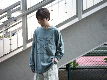 Solid & Delta Stake 長袖T恤 霧灰色