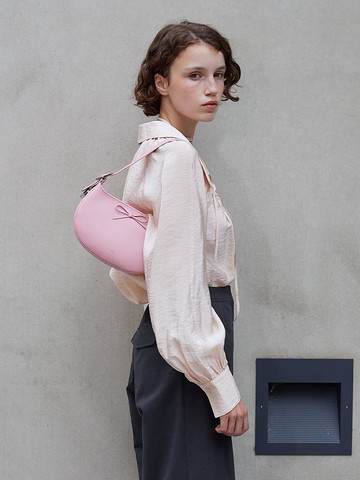 Taylor in Prim Rose UA4AB063 - JY