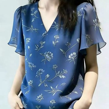 藍色V領碎花雪紡媽媽寬鬆女短袖夏季2026新款減齡洋氣大碼上衣